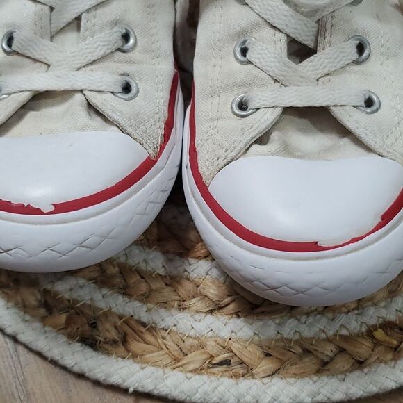 Converse Chuck Taylor Youth Size 3 - Picture 4 of 9